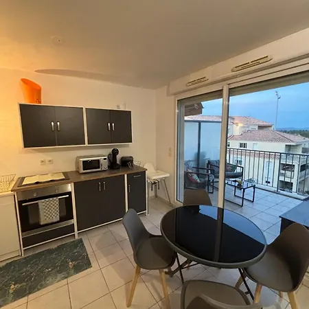 Comfortable 2 Bedroom Apartment