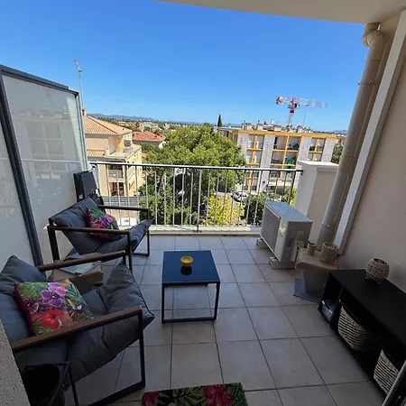 Apartment Comfortable 2 Bedroom Hyeres